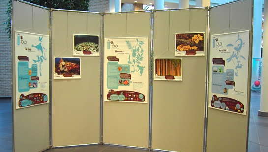 Deel water van de tentoonstelling op panelen in het Provinciehuis